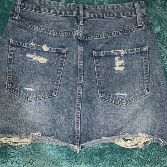 Jean skirt like new. - Picture 2 of 2